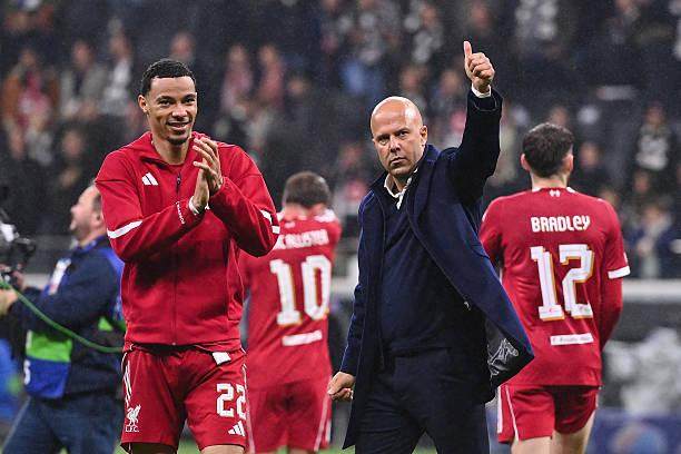 常棒的球员, 的第一场比 常棒的球员, 的第一场比